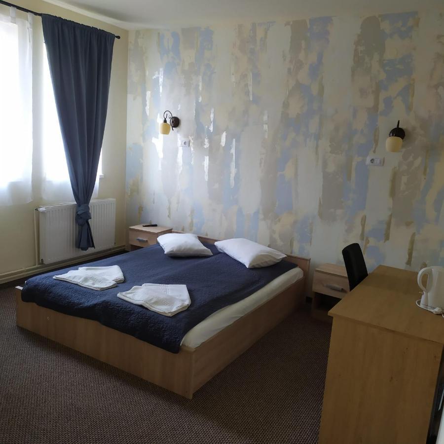 Hotel Astra Brasov Bagian luar foto