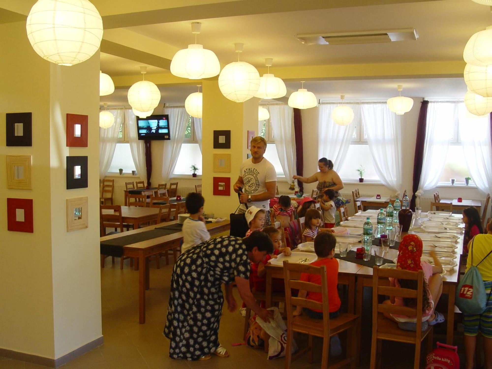 Hotel Astra Brasov Bagian luar foto