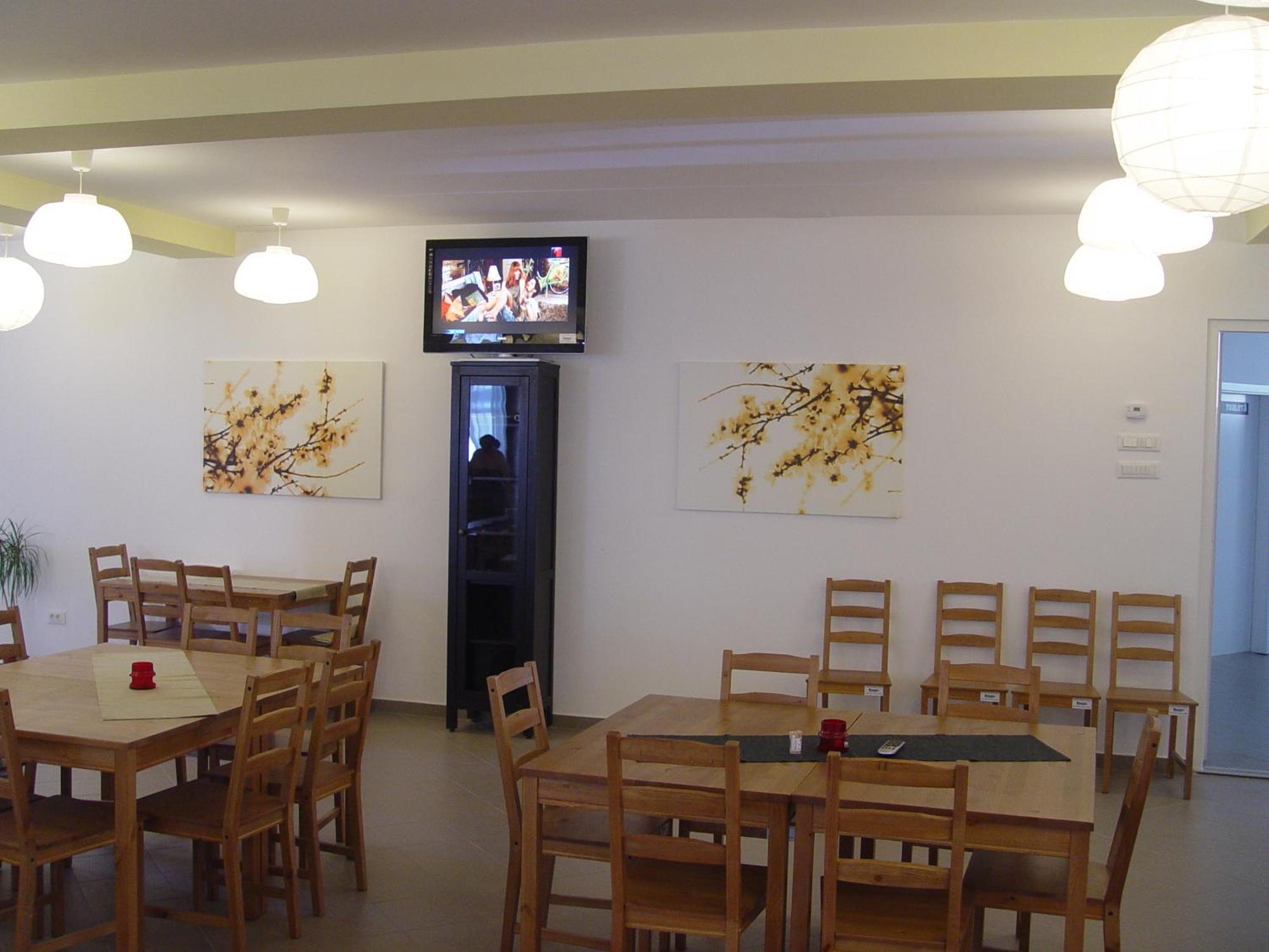 Hotel Astra Brasov Bagian luar foto